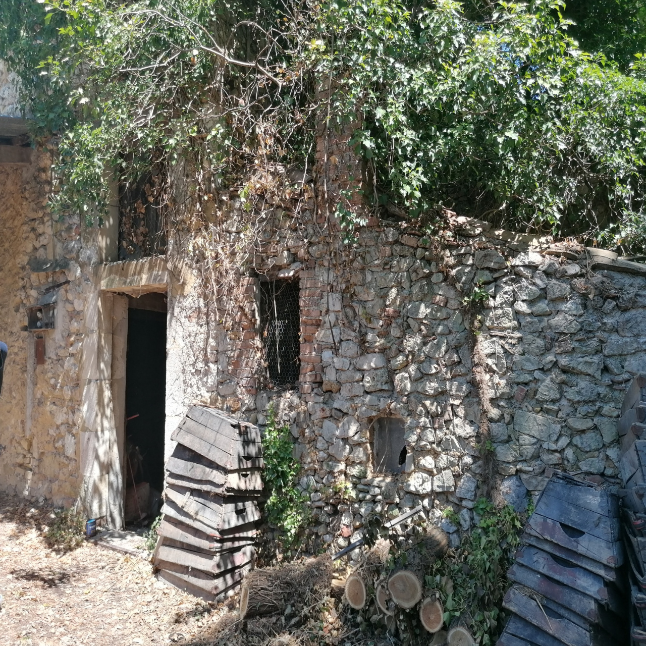 vente Maison en pierre à rénover en Ardèche SaintMontan Provence