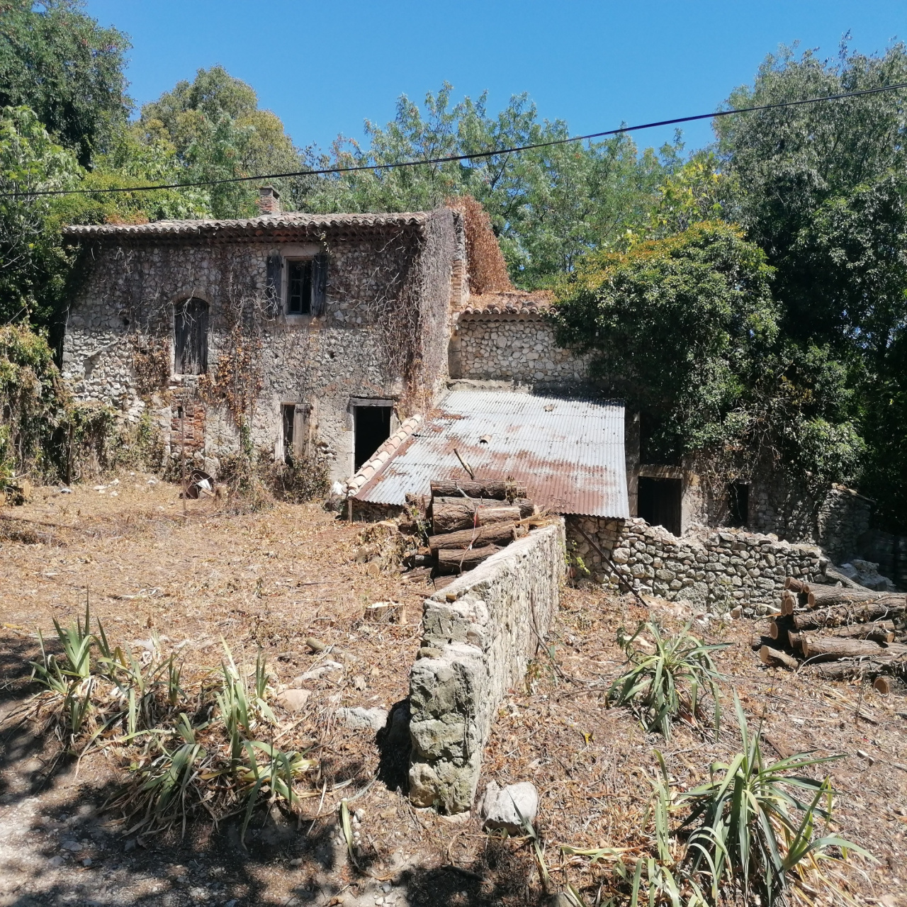 vente Maison en pierre à rénover en Ardèche SaintMontan Provence